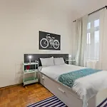 Spacious 2br By Cismigiu Park