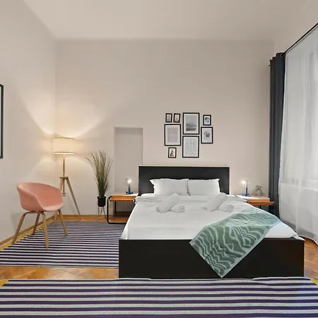 2-bedroom Near Cismigiu Park & Hall *