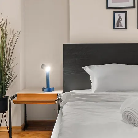 2-bedroom Near Cismigiu Park & Hall Lägenhet *